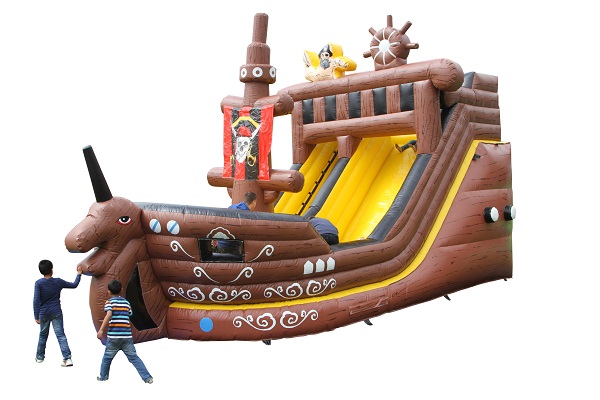 Piratenschiff  8x4x5 m
